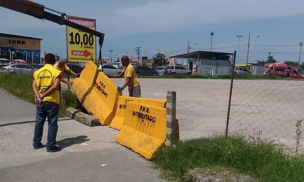 Prefeitura interdita estacionamento irregular