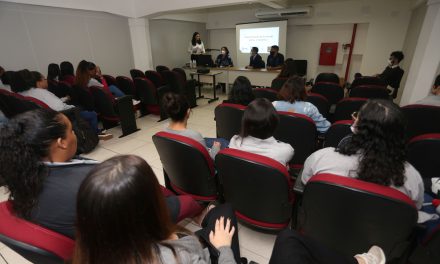 Secretaria de Fazenda de Niterói oferece capacitação em Libras para a equipe da Central de Atendimento ao Cidadão