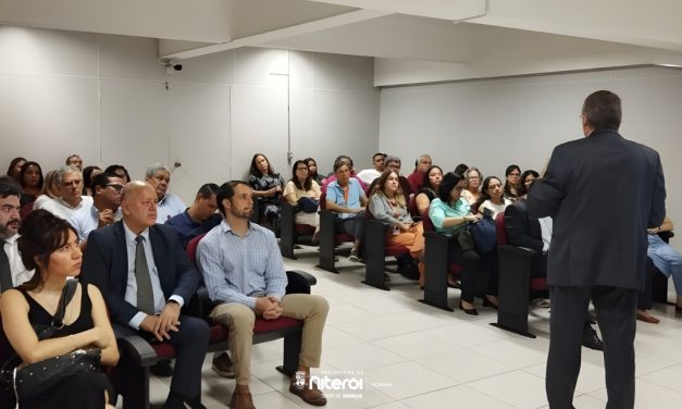 Secretário Cesar Augusto Barbiero conduz palestra sobre Ética na Administração Pública 