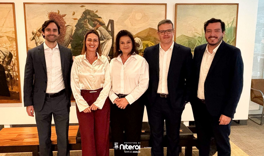 Diretor do Tesouro de Niterói marca presença no Painel Perspectivas 2026 na Itaú Asset, em SP