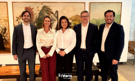 Diretor do Tesouro de Niterói marca presença no Painel Perspectivas 2026 na Itaú Asset, em SP