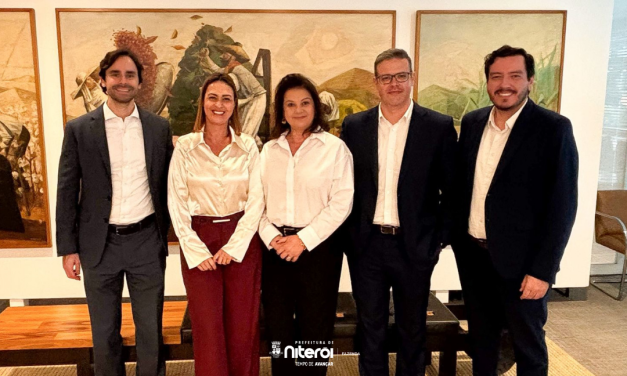 Diretor do Tesouro de Niterói marca presença no Painel Perspectivas 2026 na Itaú Asset, em SP