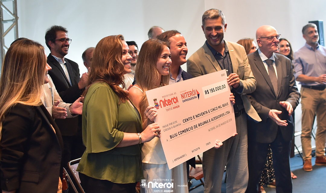 Secretário de Fazenda participa da entrega do primeiro pagamento do Niterói Empreendedora