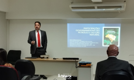 Secretaria Municipal de Fazenda recebe palestra sobre Participações Governamentais do Petróleo e do Gás Natural