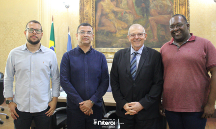 SMF recebe representantes da Prefeitura de Queimados