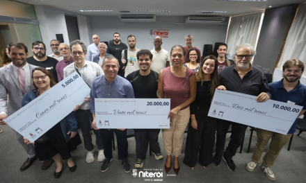 NitNota Cidadã celebra entrega simbólica dos prêmios aos contribuintes sorteados